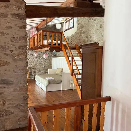Wood - Sleeps10 - Skiing - Thermal Baths * Los Masos